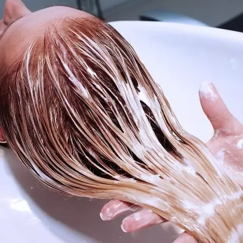 Как быстро смыть тоник с волос в домашних условиях