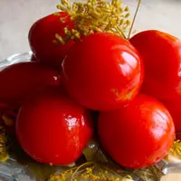 Малосольные помидоры, рецепт быстрого приготовления в кастрюле