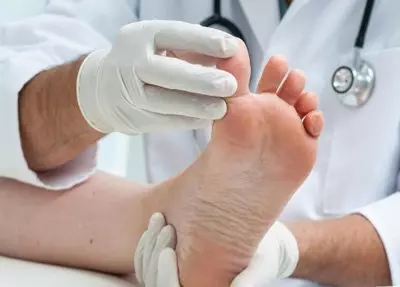 Грибок ногтей на ногах чем лечить лекарства и цена недорого