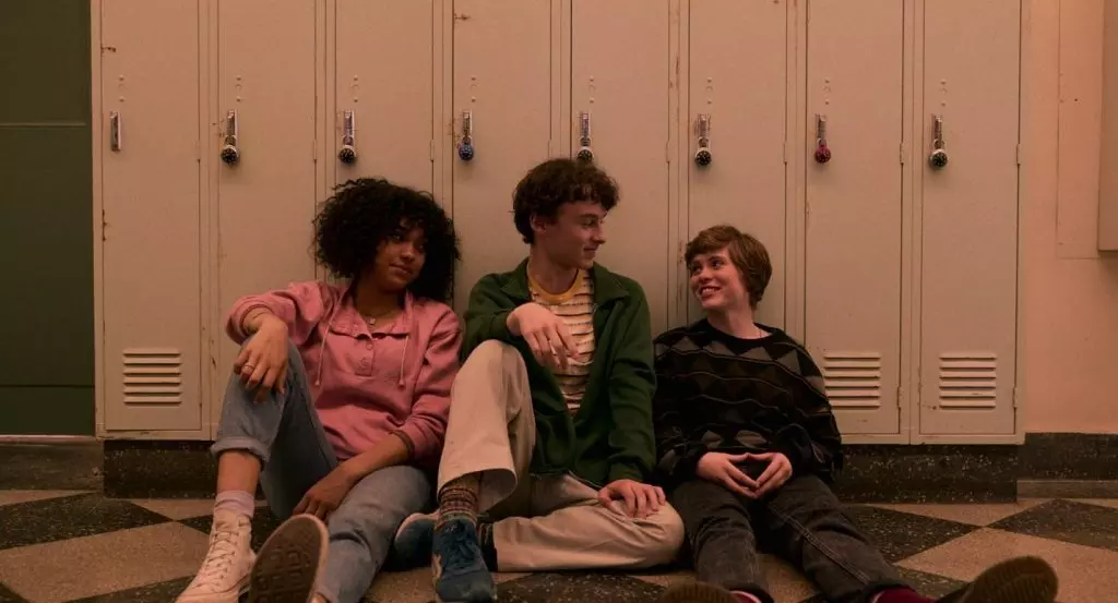 ТОП 10 лучших свежих сериалов для подростков от Netflix