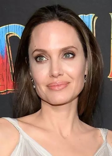 Жизненный путь Анджелины Джоли до и после пластики