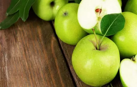 Худеем с яблоками: щадящие варианты разгрузочных дней
