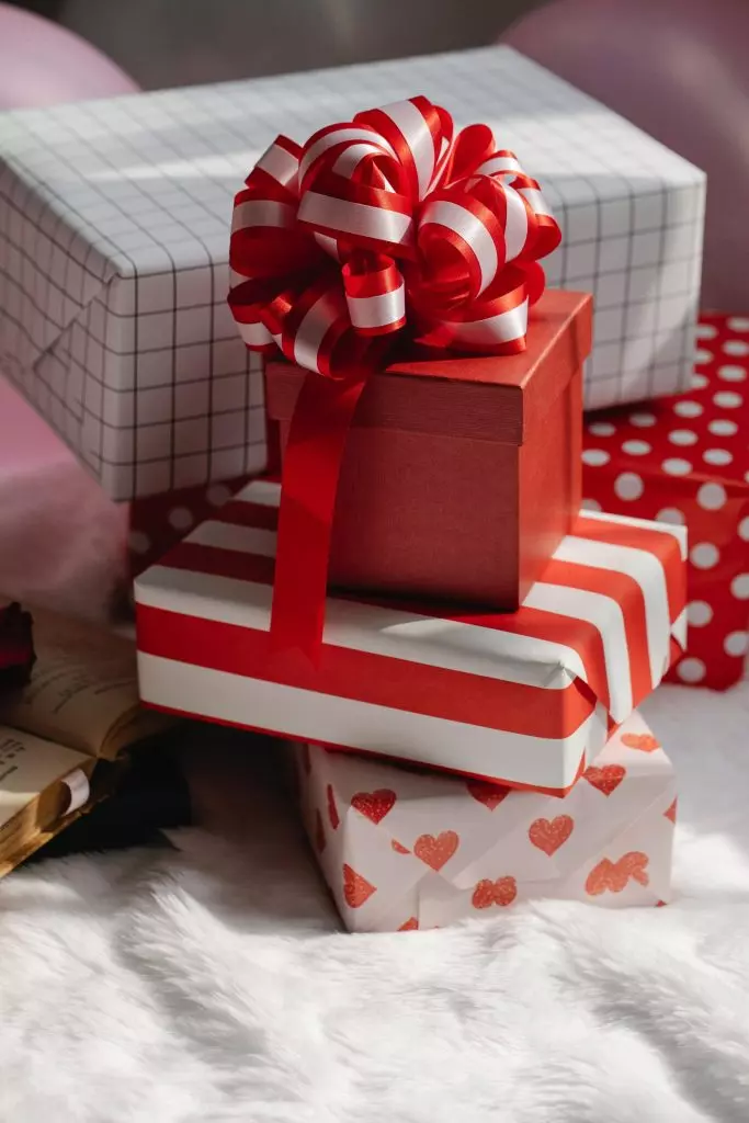 Интересные варианты подарков парню на День святого Валентина