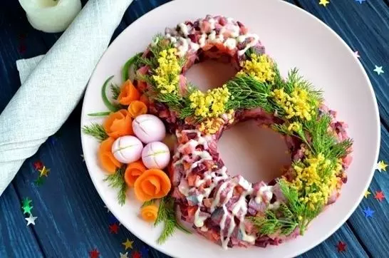 Вкусные салаты на 8 Марта: тематические рецепты с фото