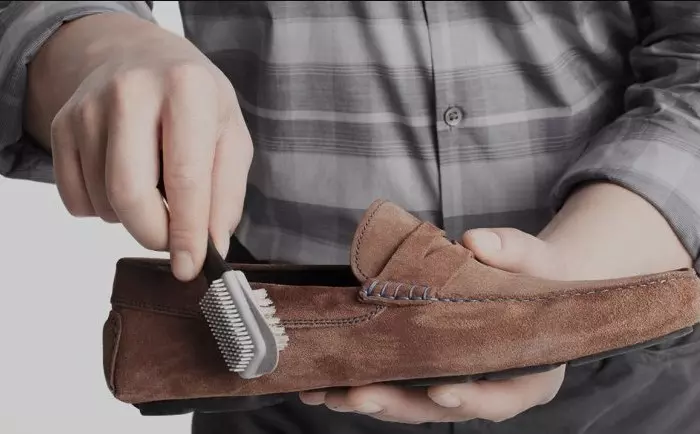 Все о том, как правильно чистить замшевую обувь
