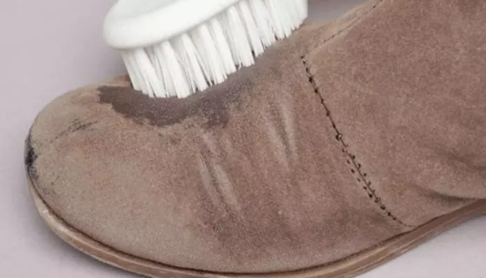 как чистить замшевую обувь
