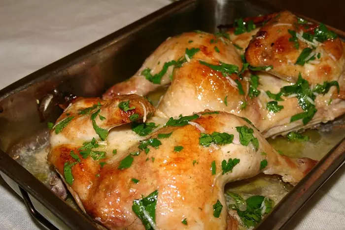 Куриные окорочка в духовке: рецепт приготовления